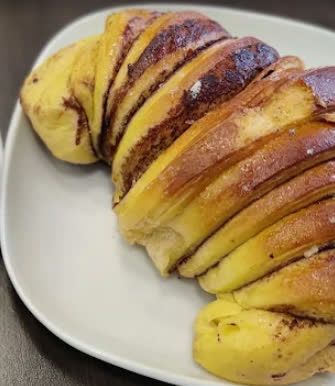 Croissant folhado com chocolate