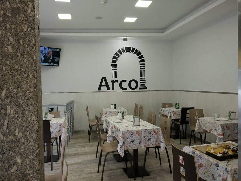 A sala do Arco com as mesas postas